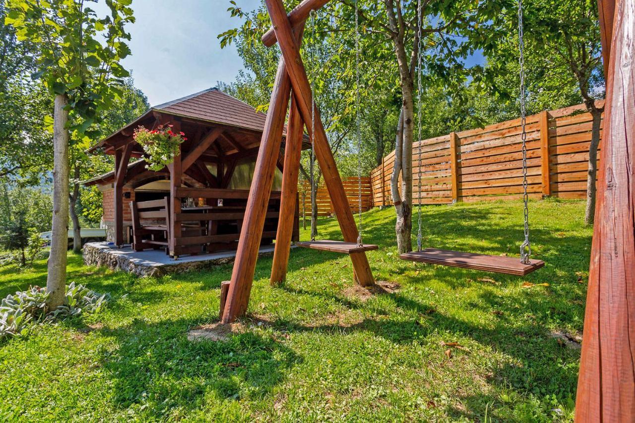 Andrea In Sertic Poljana - Haus Fuer 6 Personen Plitvicka Jezera Bagian luar foto
