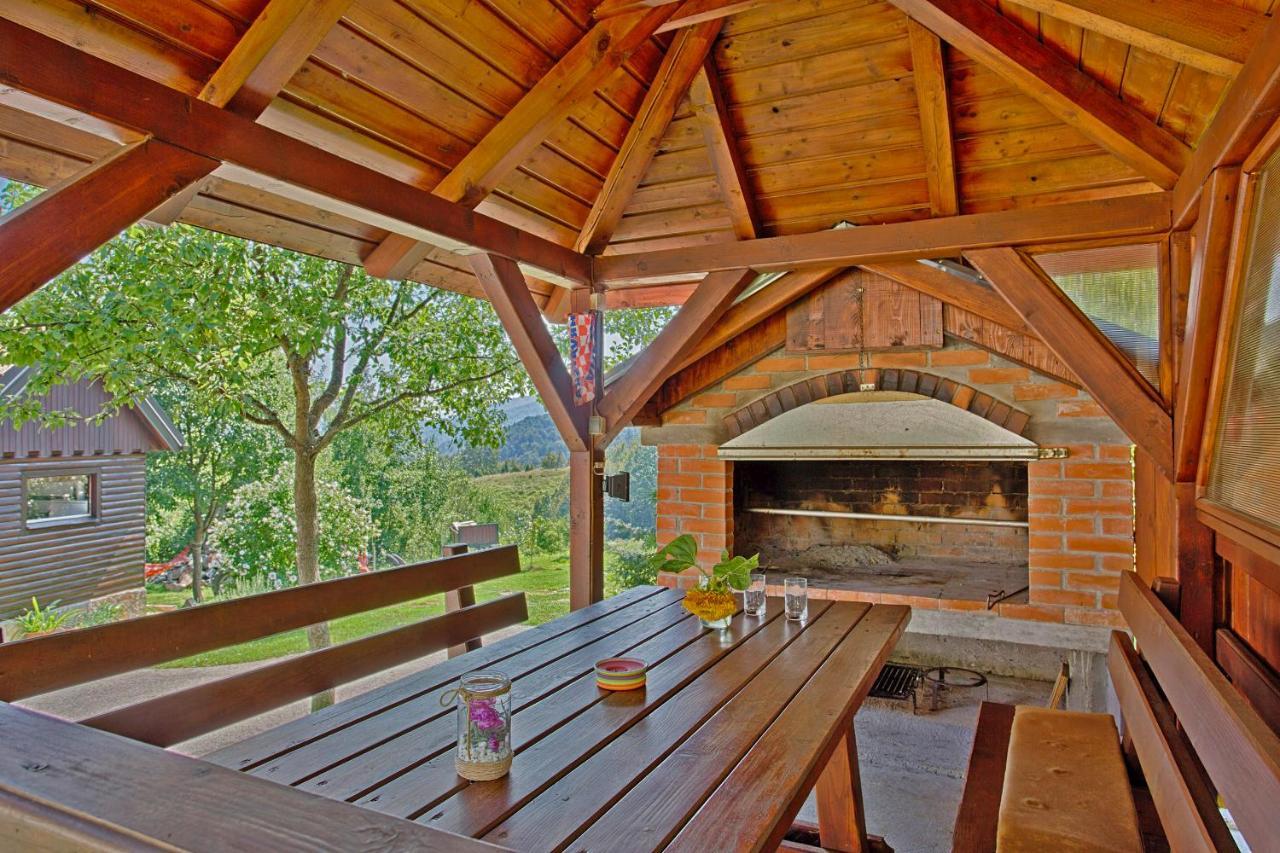 Andrea In Sertic Poljana - Haus Fuer 6 Personen Plitvicka Jezera Bagian luar foto