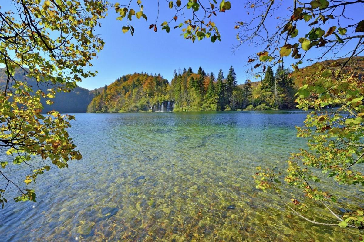 Andrea In Sertic Poljana - Haus Fuer 6 Personen Plitvicka Jezera Bagian luar foto